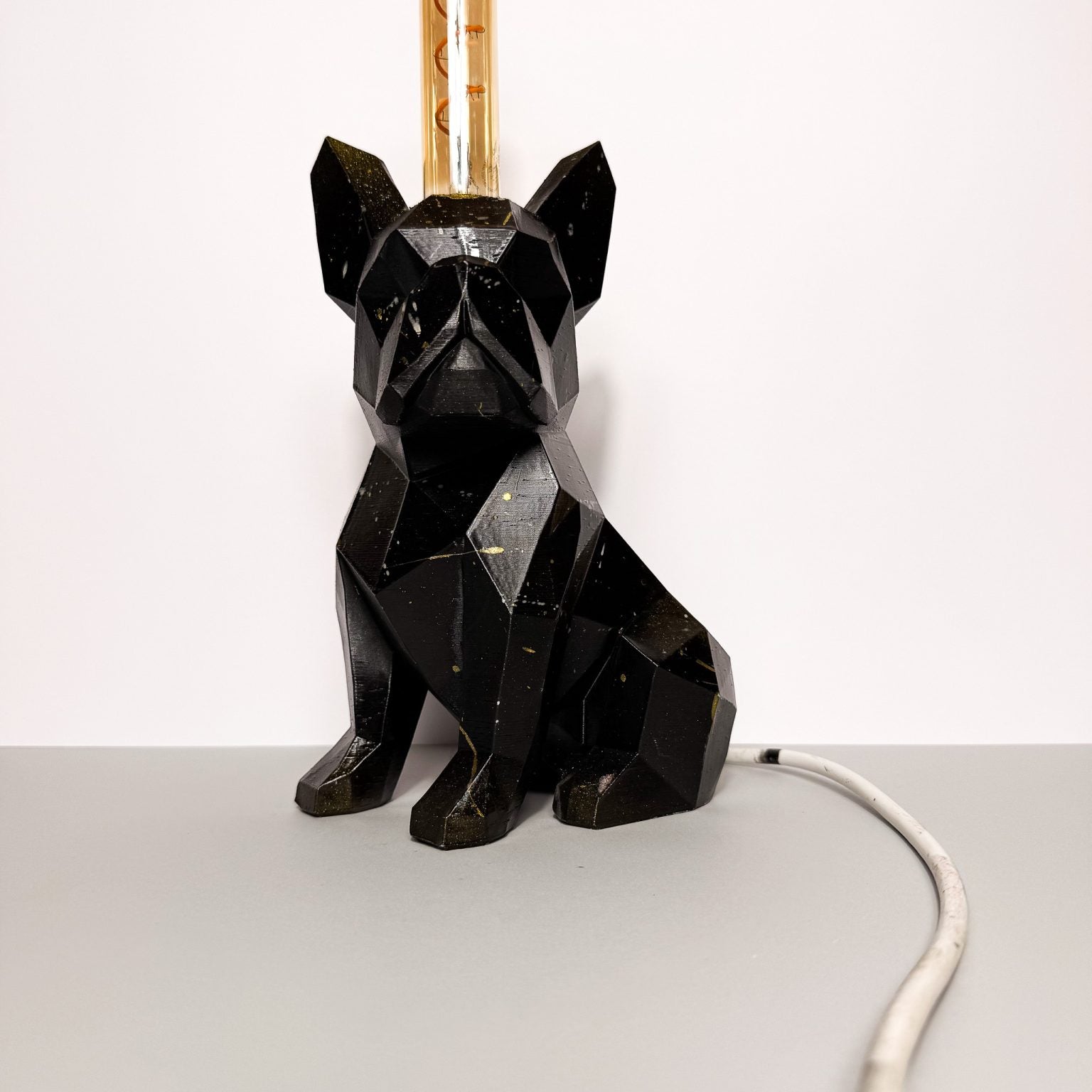 Bulldog lamp