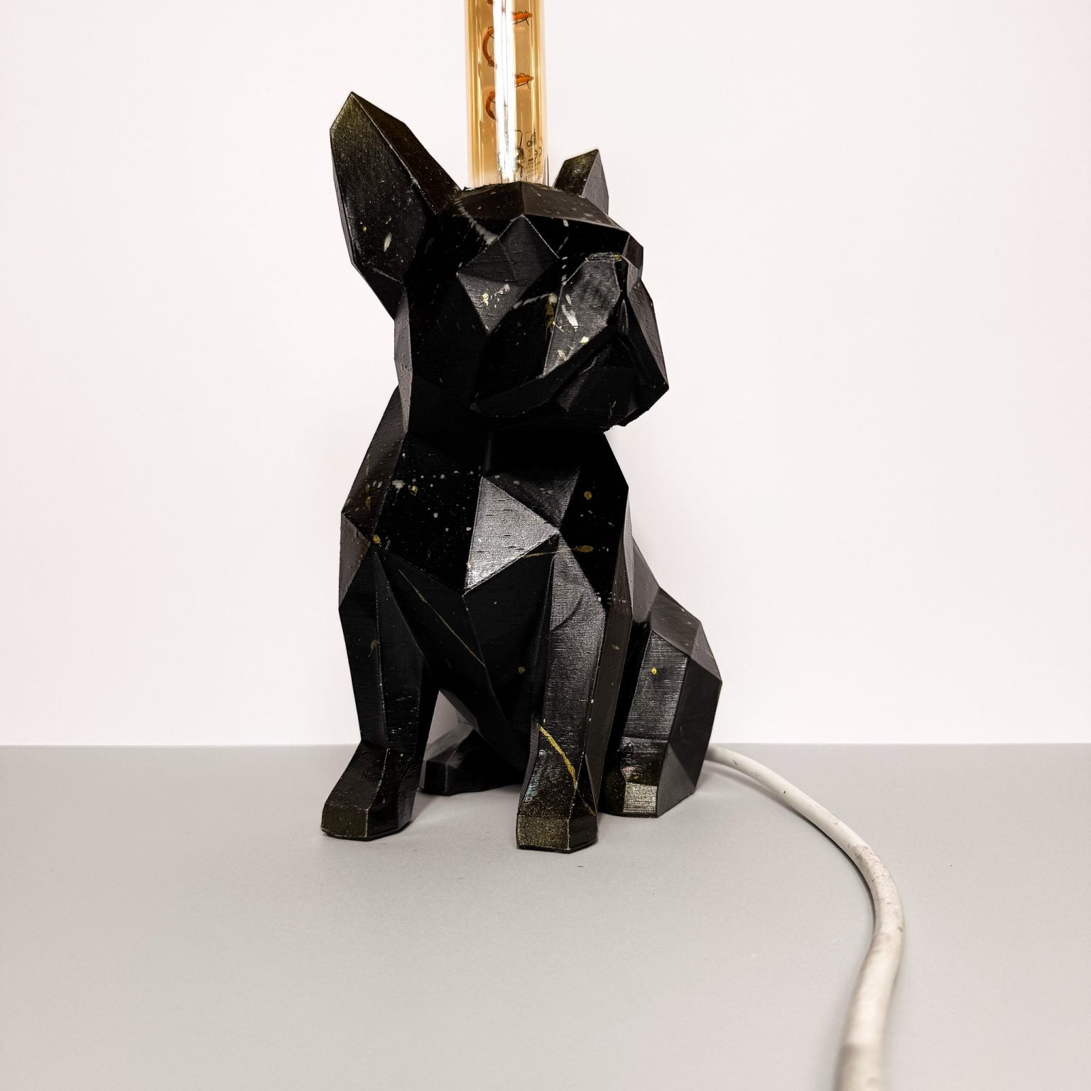 Bulldog lamp